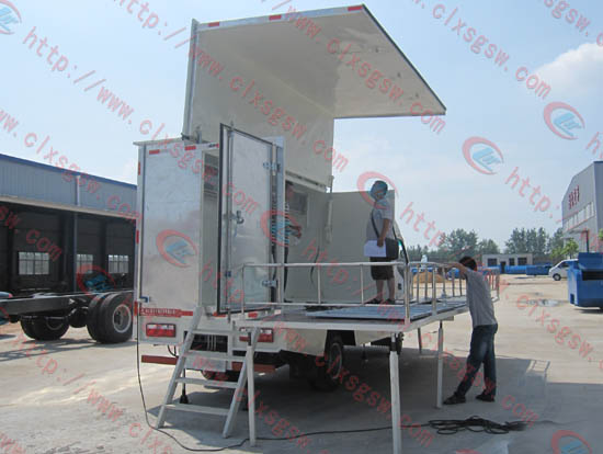 側(cè)展舞臺(tái)車