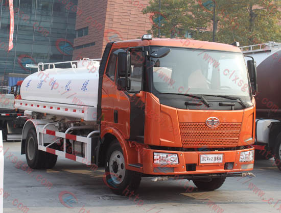 國四解放灑水車