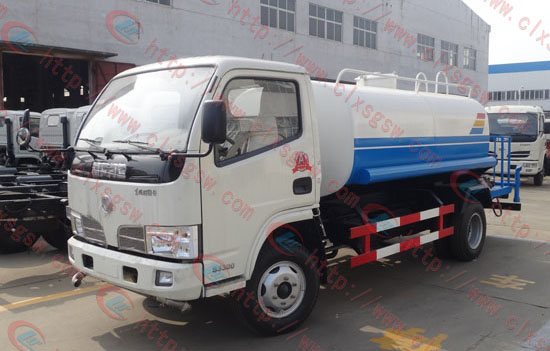 國四5方灑水車